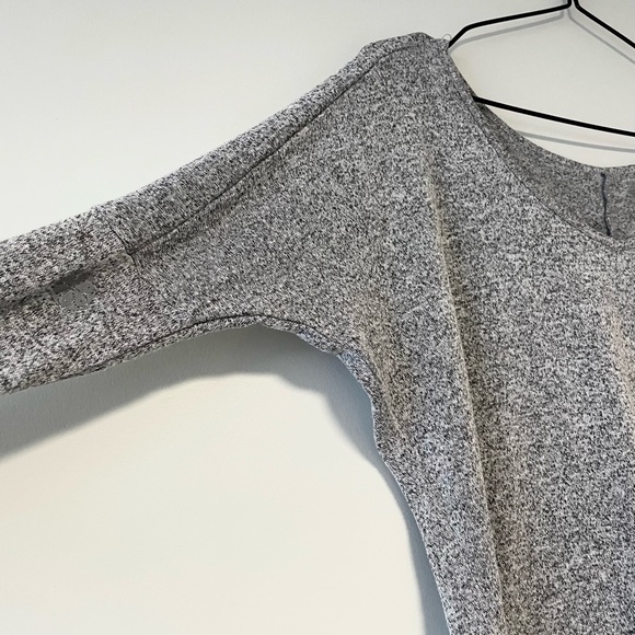 Light Heather Grey Long Sleeve Lightweight Yoga Top - Picture 3 of 6